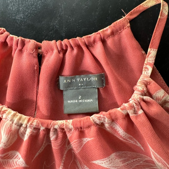 Ann Taylor Salmon sheer lined blouse. Size 2 - Picture 5 of 9